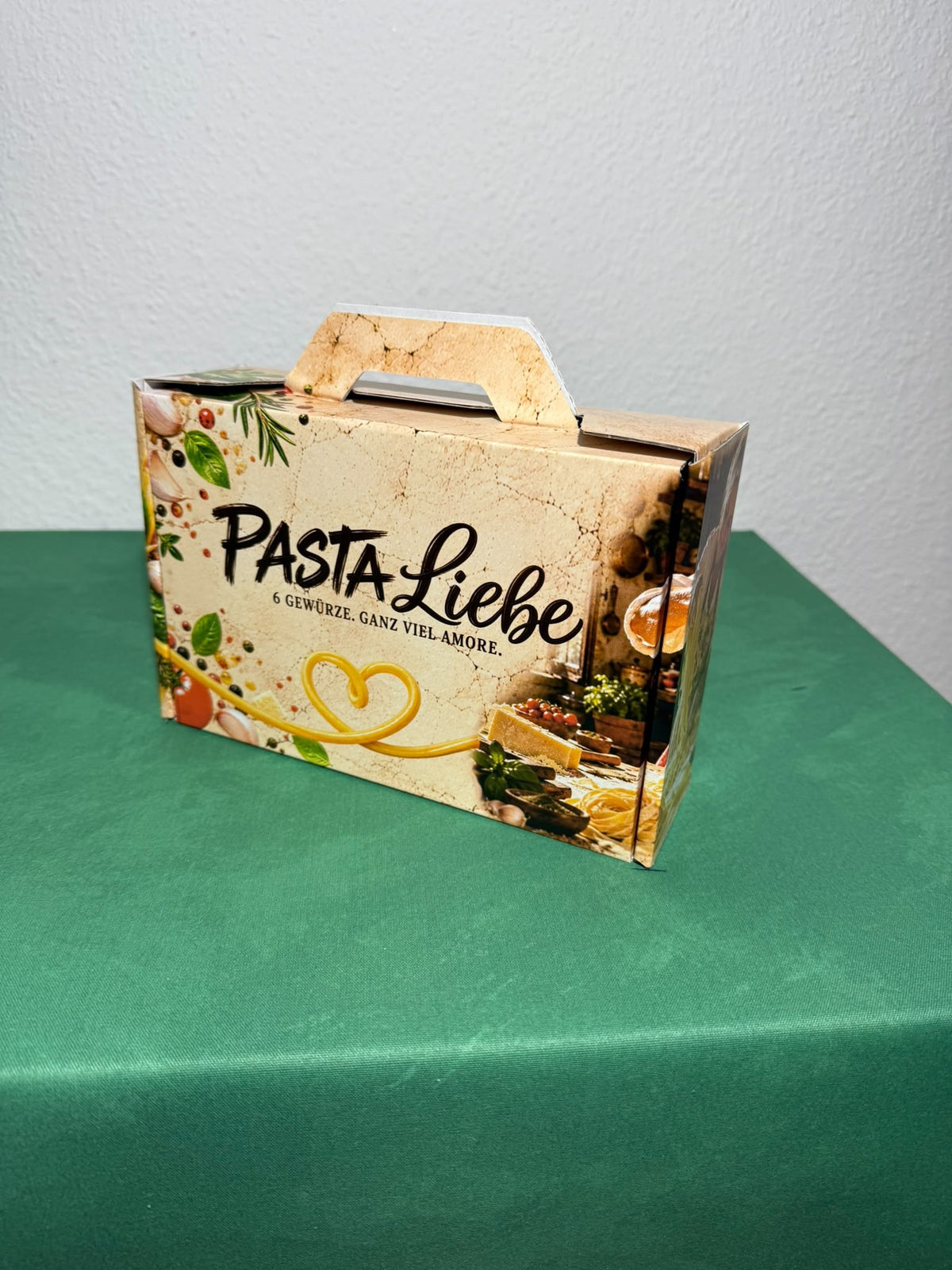 Pasta Liebe Geschenkbox, Seitenansicht