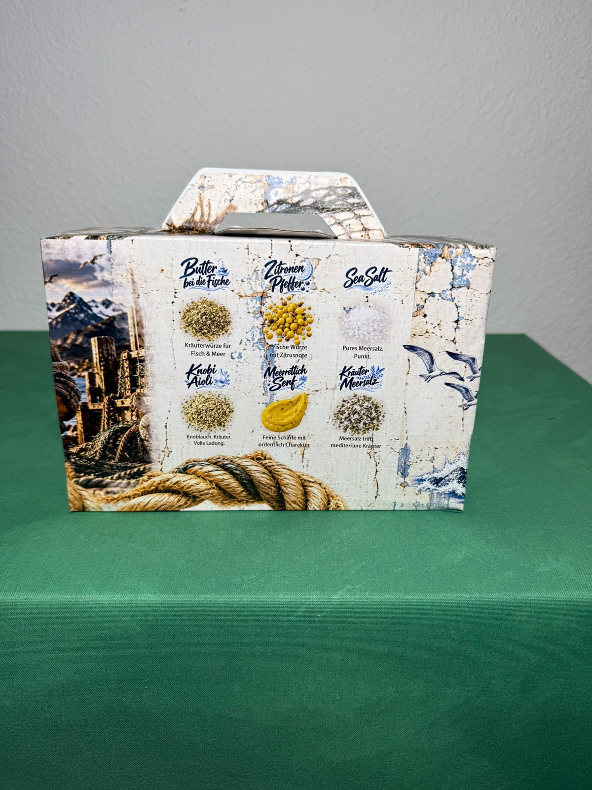 Fisch Ahoi Geschenkbox, Rückseite mit Inhaltsangabe